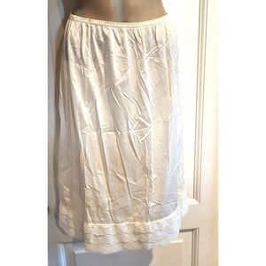 Vtg Antron III Ivory Half Skirt Slip Decorative Edge Medium Elastic Waist Sz M